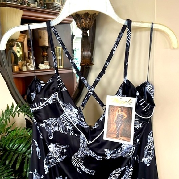 Brand New Mapale Full-Length Onesie Black White Zebra Animal Print Semi-Loose - Picture 7 of 14